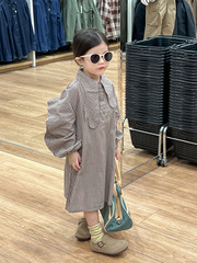 2023秋款韓版女童設計感個性袖子條紋鹿角領休閒寬鬆長款連衣裙