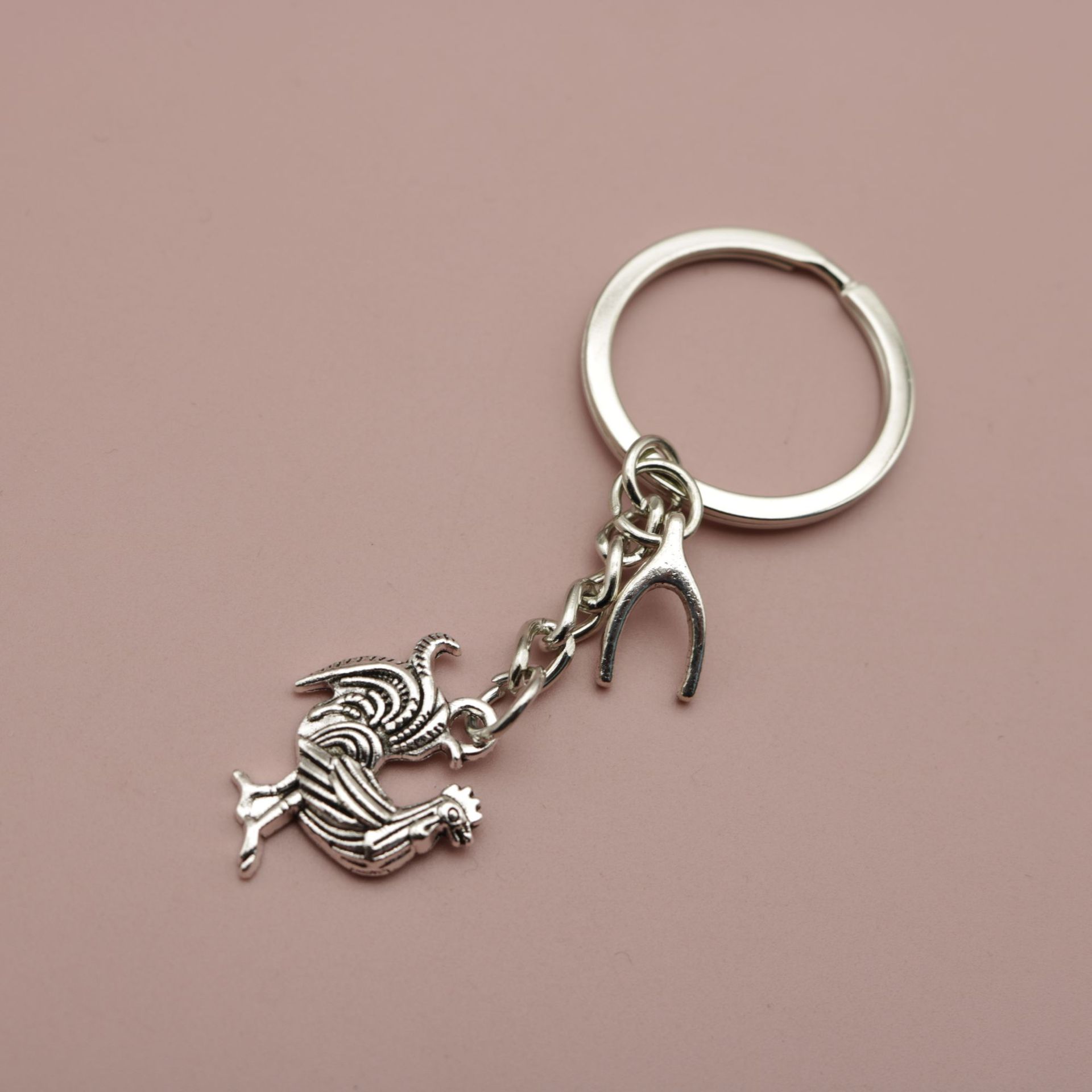 Accessory, keychain, Aliexpress, Amazon, simple and elegant design