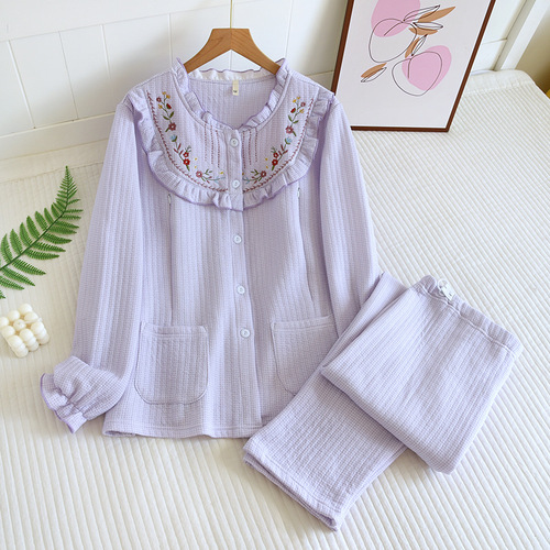 A variety of autumn and winter air layer confinement clothes three-layer quilted October nursing set pregnant women nursing pajamas on behalf of