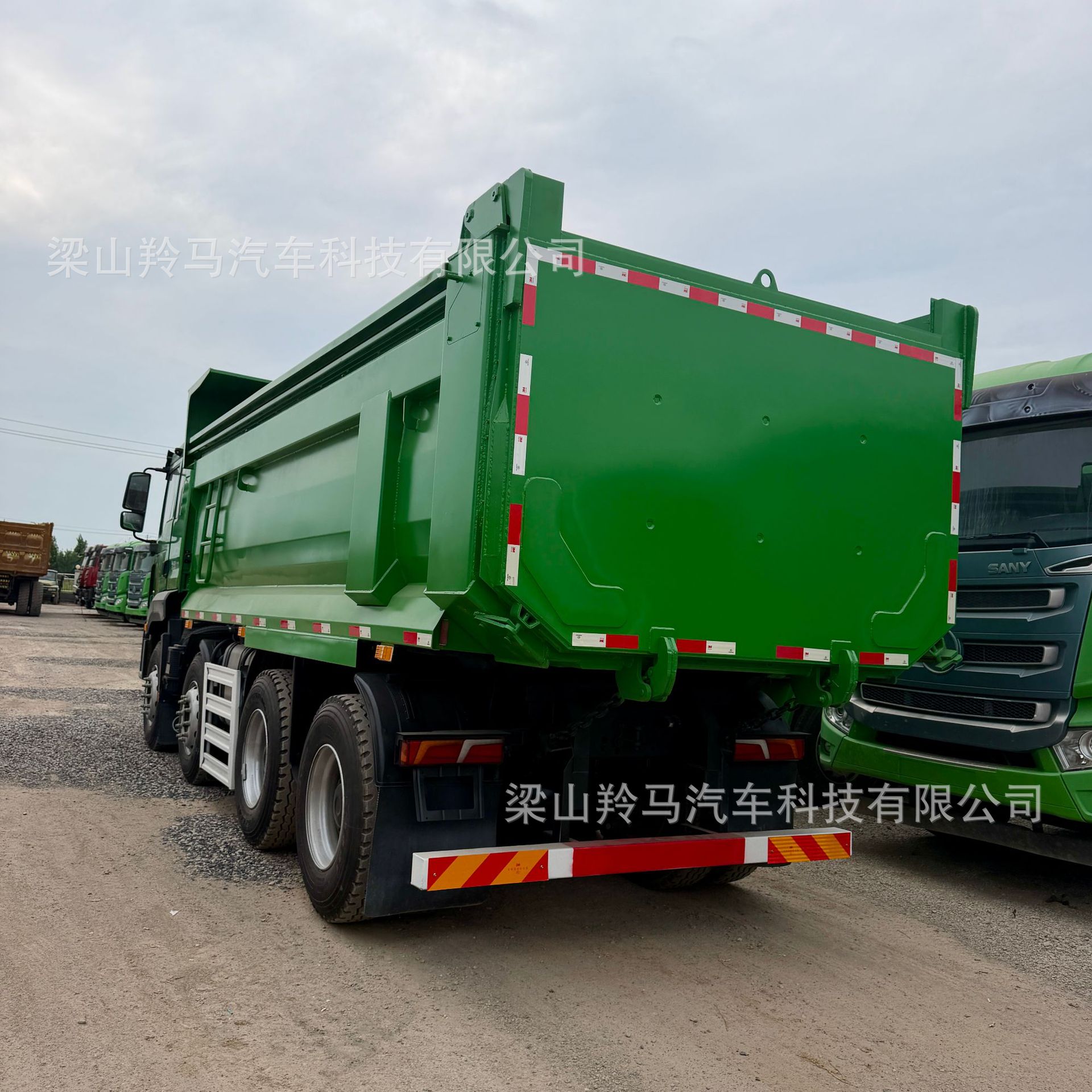 Cross-border medium-duty specialized work truck, Shaanxi Auto DeLong M3000S, front four-wheel drive, rear eight-wheel drive, dump truck for engineering projects