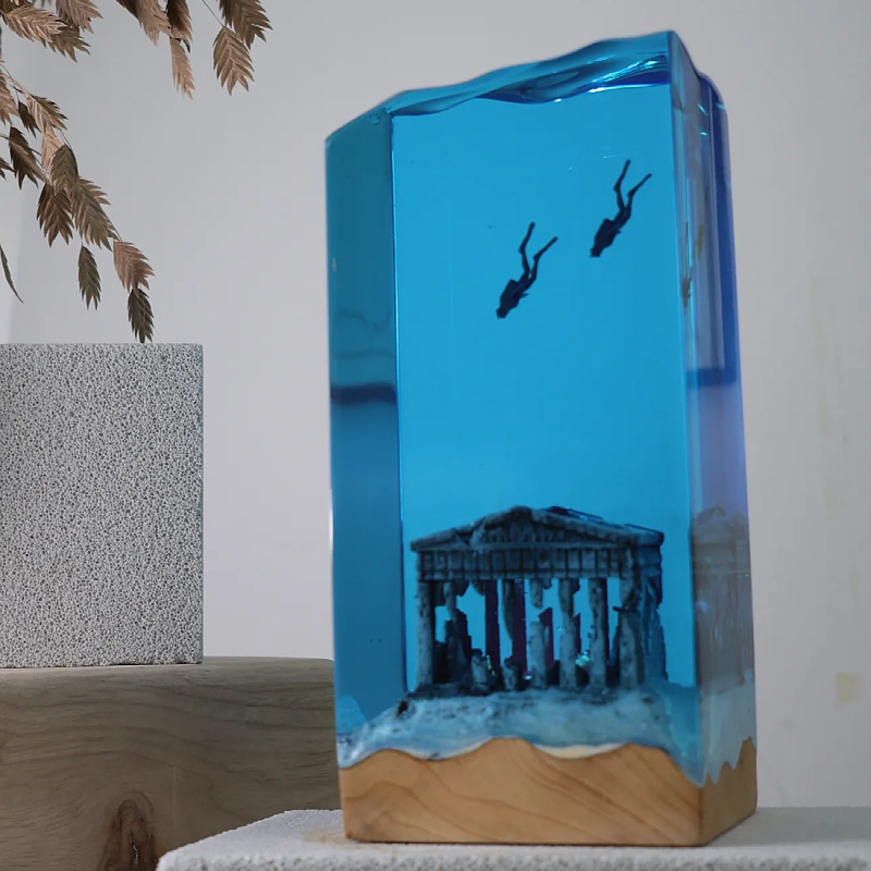 溶洞鲸鱼潜水员桌面摆件海洋艺术工艺品实木树脂灯生日礼物饰品|undefined