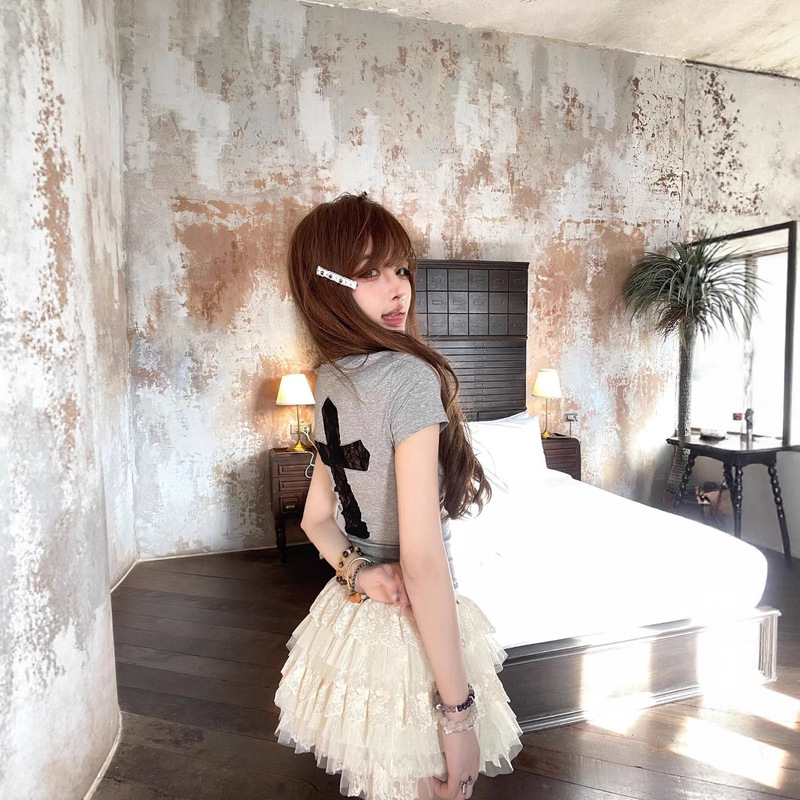 Hot Girl Cross Embroidered Lace Splicing Short-Sleeved T-Shirt for Women Summer New Fashion Slim Round Neck Slimming Look Top for Women