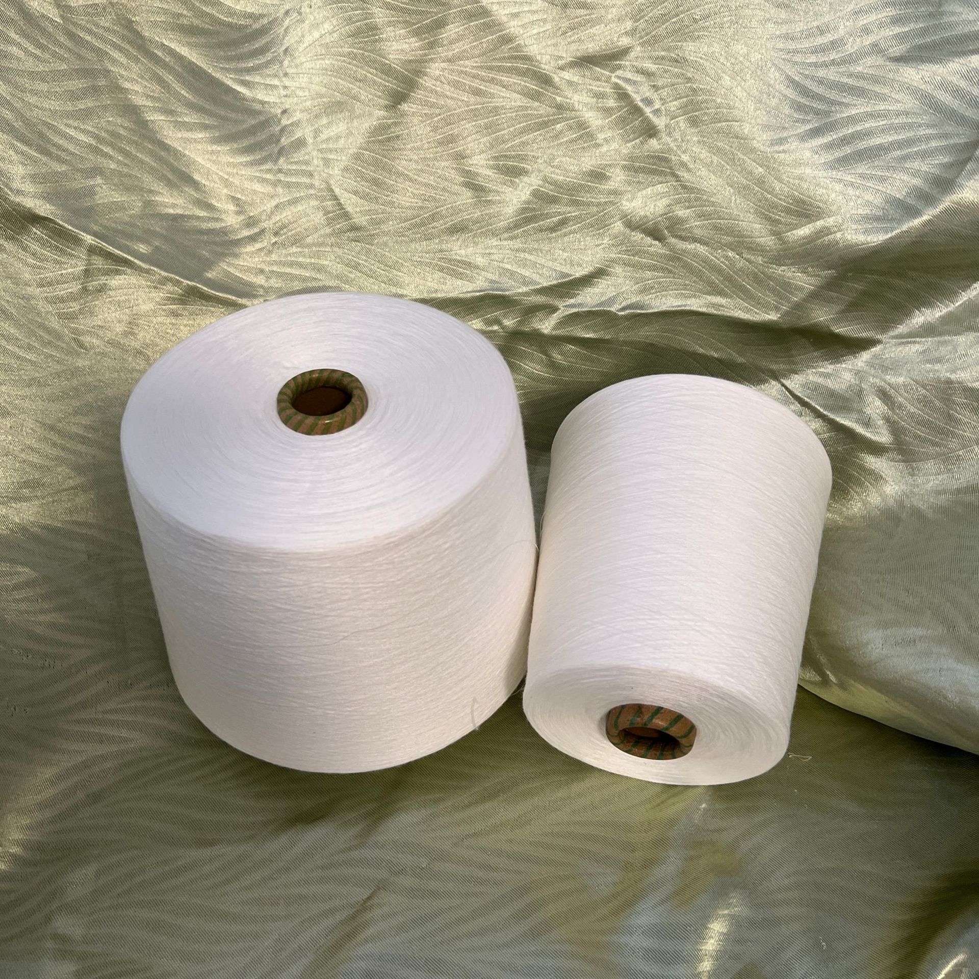 环锭纺涤纶人棉竹节纱 涤粘40支竹节纱 TR65/35 40S花式竹节纱
