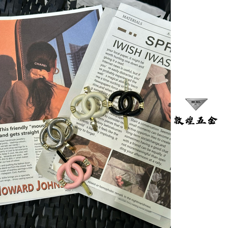 Xiaoxiang style CHE high-end feeling small red book with accessories clothing hardware accessories hole shoes mobile phone shell bag buckle