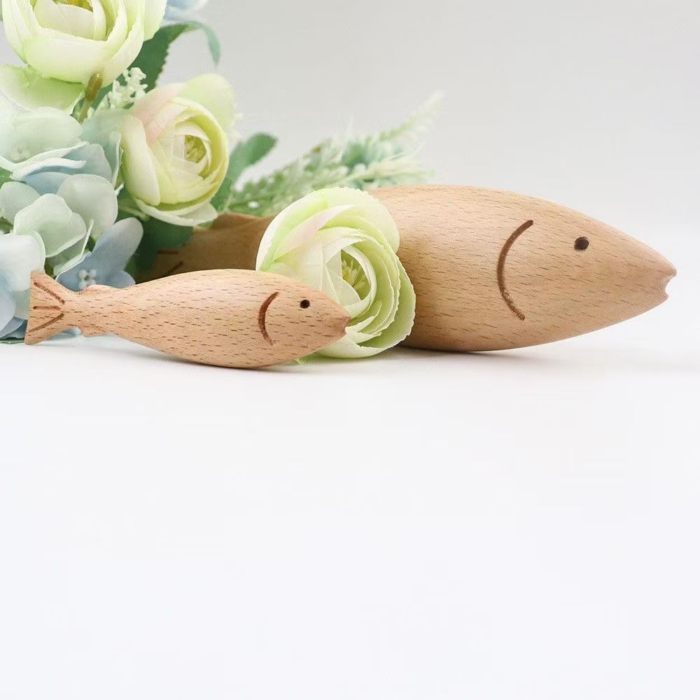 Caricatura creativa encantadora buena suerte oración pez haya tallado timbre de puerta puerta de entrada de madera peces colgante regalos de decoración de madera maciza