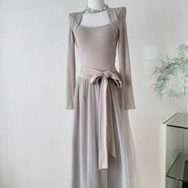 S纯色芭蕾艺术生 坎肩领拼接网纱连衣裙女冬季带胸垫设计感长裙