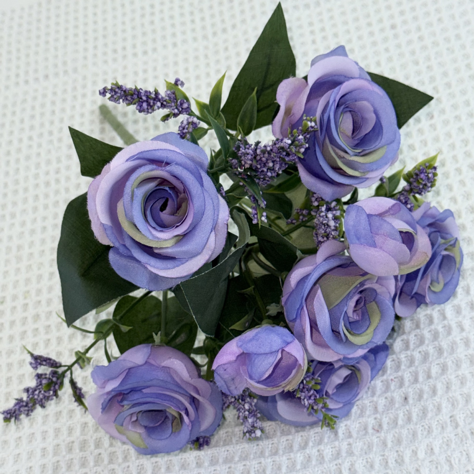 Comercio exterior transfronterizo al por mayor Manso de boda de Amazon Ramo de flores Rosas Sosteniendo explosiones transfronterizas Flores artificiales Flores artificiales Flores falsas