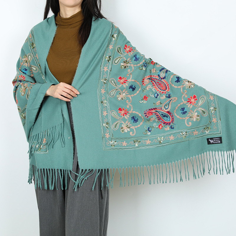 Natural fresco estilo nacional bufandas de flores de moda de mujer gran chal turismo vestir con bordas gruesas y cálidas con mayorista