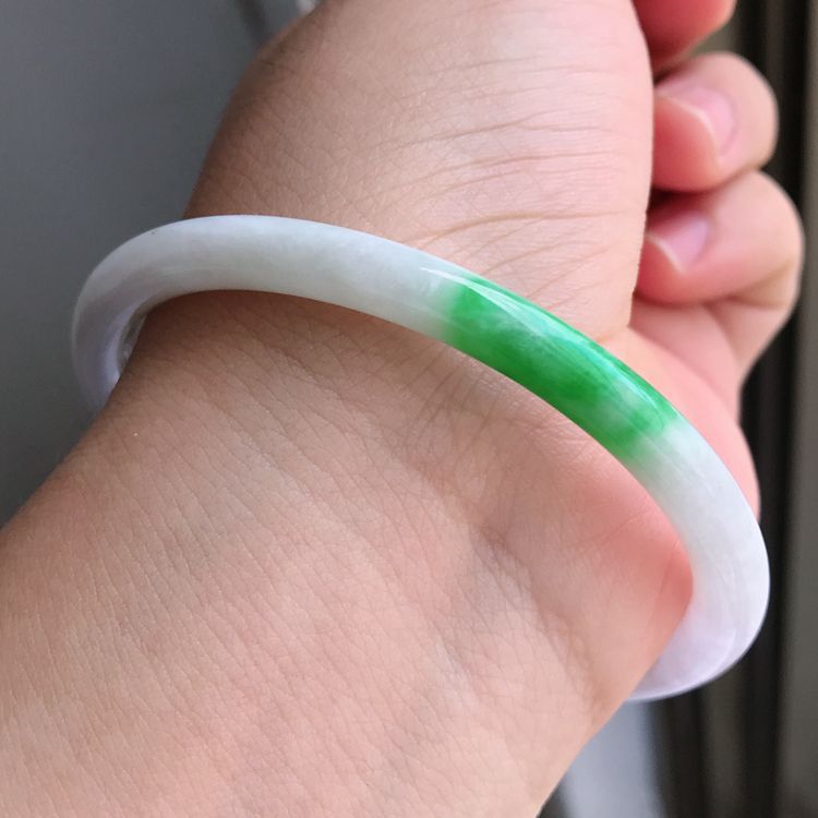 Vòng tay ngọc bích Miến Điện tự nhiên dáng tròn mỏng màu xanh trắng băng sáp chi tiết 7