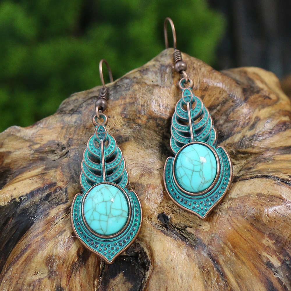 1 Pair Retro Solid Color Hollow Out Zinc Alloy Drop Earrings display picture 4