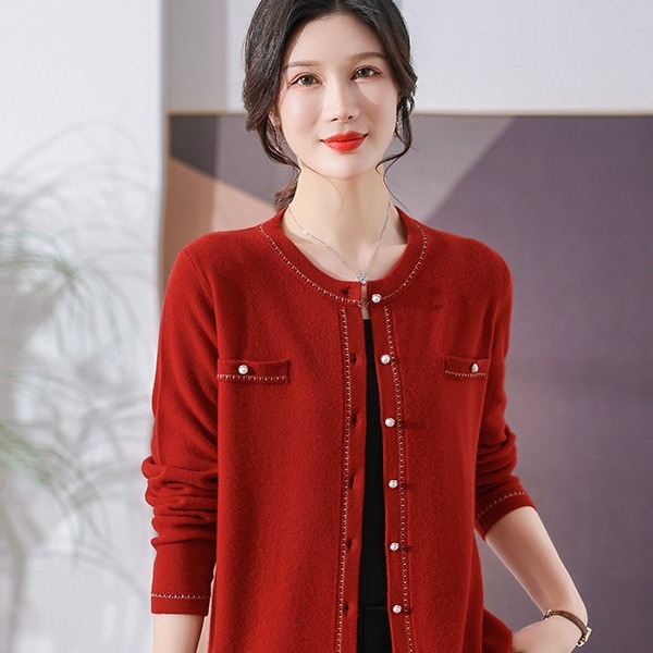 Fashionable sweater