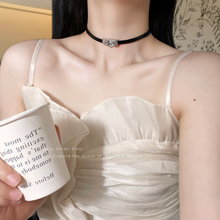 Niche design black belt buckle choker daily versatile neck accessories short collar Minimalist neck ring for women