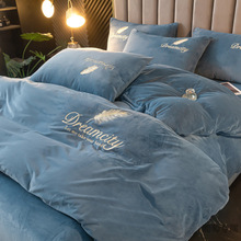 insA冬季加厚牛奶绒四件套保暖被套单床笠款双面绒宿舍三件套批发