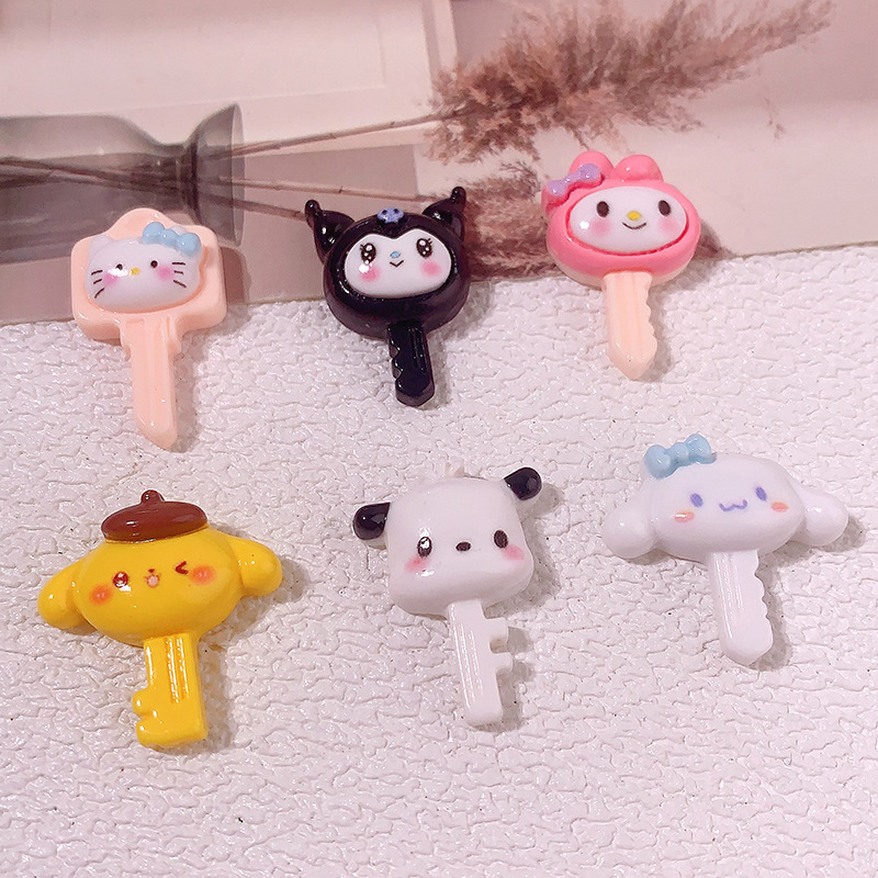 Nuevos dibujos animados Sanrio llaves DIY accesorios de resina lindos clips para el cabello accesorios para el cabello material de colgante de caso de teléfono móvil