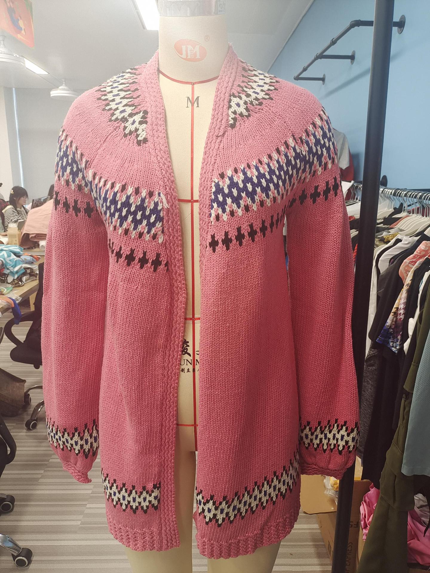 Transfronterizo europeo y americano nuevo Otoño e Invierno grueso lana desgaste exterior cardigan suéter de las mujeres de manga larga costura retro flor tejida abrigo grande