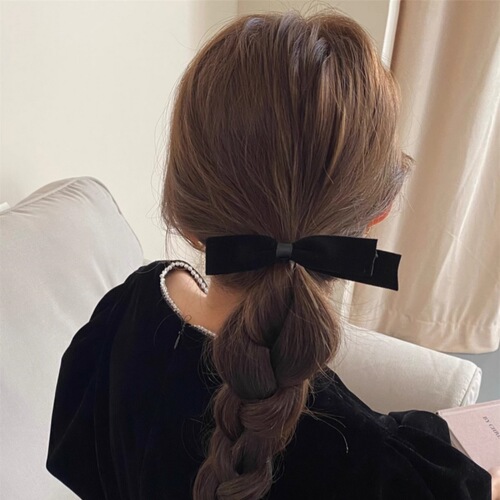 French Retro Velvet Bow Duckbill Clip High-End Design Side Bangs Clip Minimalist Elegant Hair Accessory
