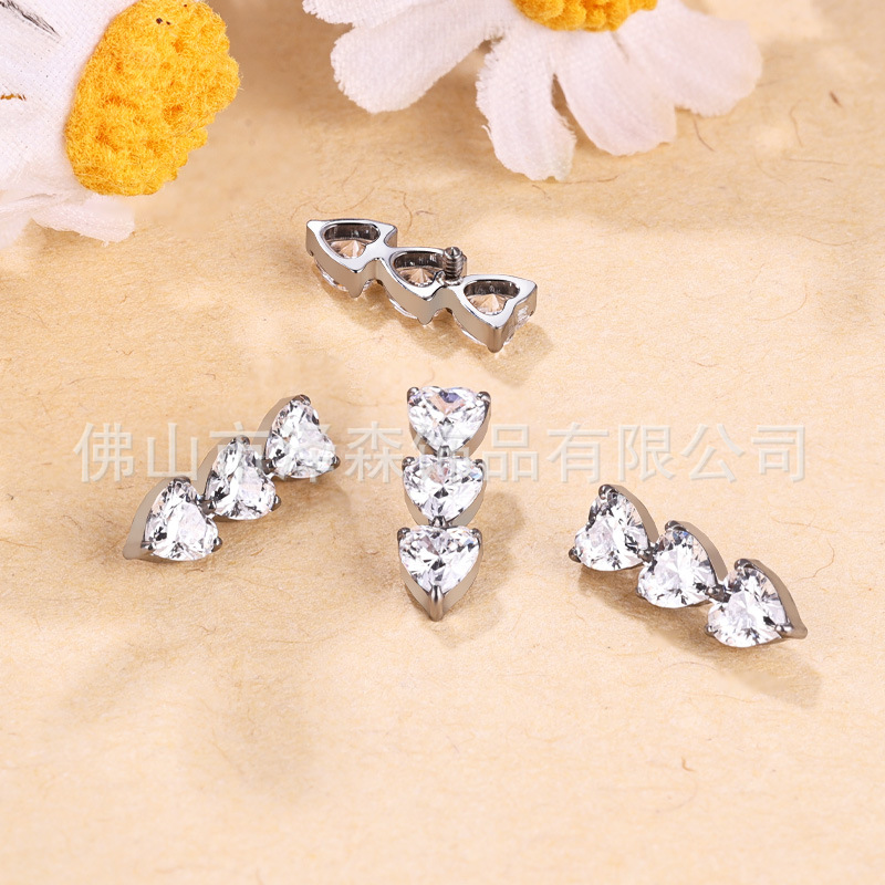 Silver pointed spike labret stud material detail