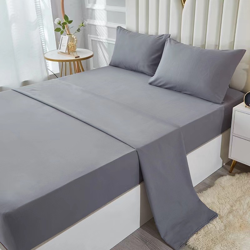 Amazon Venta caliente llanura completa poliéster cepillado de cuatro piezas ropa de cama conjunto de sábanas sábana ajustable funda de almohada ropa de cama