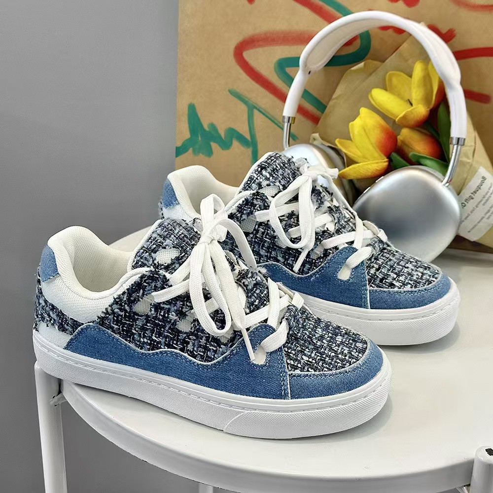 Popular Men's Bread Shoes 2024 Autumn New Black and White Chanel-Style Sneakers with a Unique Design, Niche Sports Skate Shoes