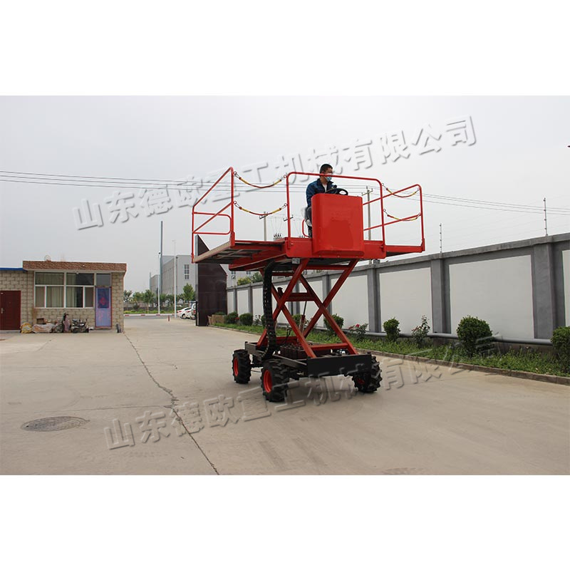 电动式作业平台 四轮电动式高空作业车 全液压遥控式升降车