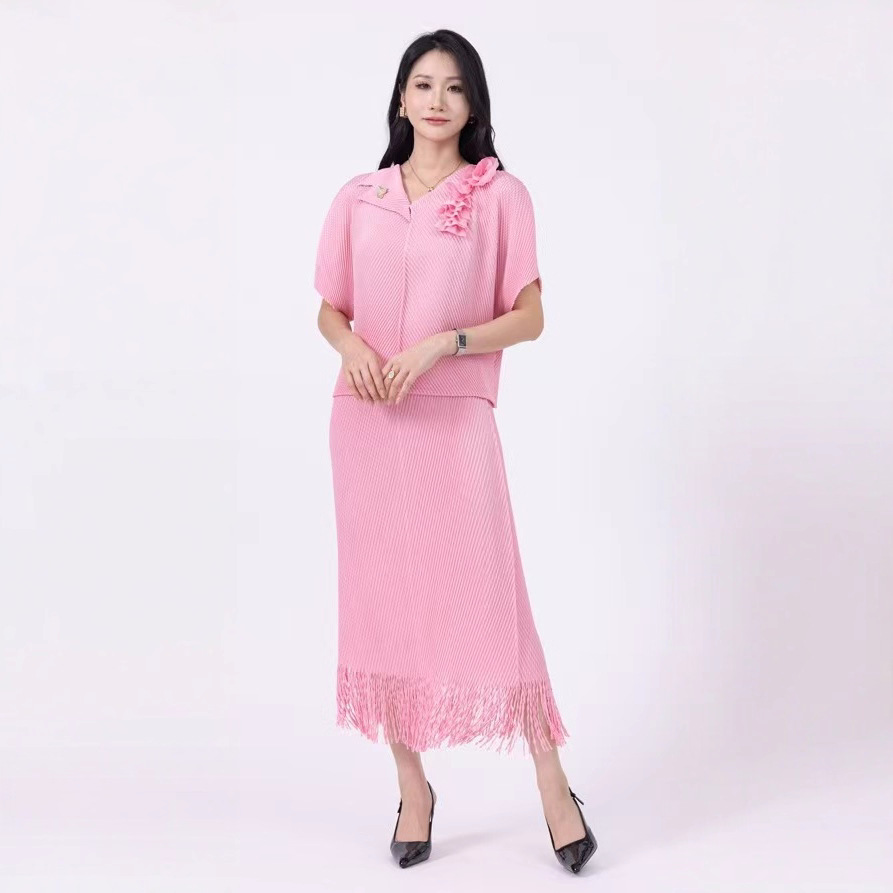 厂家直供2025秋季三宅褶皱女装鱼鳞花朵v领套头上衣女夏季新百搭