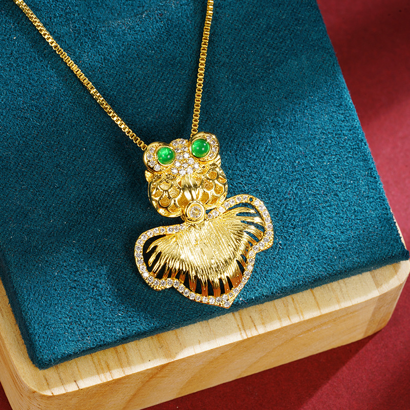 Pequeño pez dorado auspicioso colgante de arena de oro estilo nacional personalidad encantadora cola giratoria móvil joyería de aleación de cobre accesorios accesorios