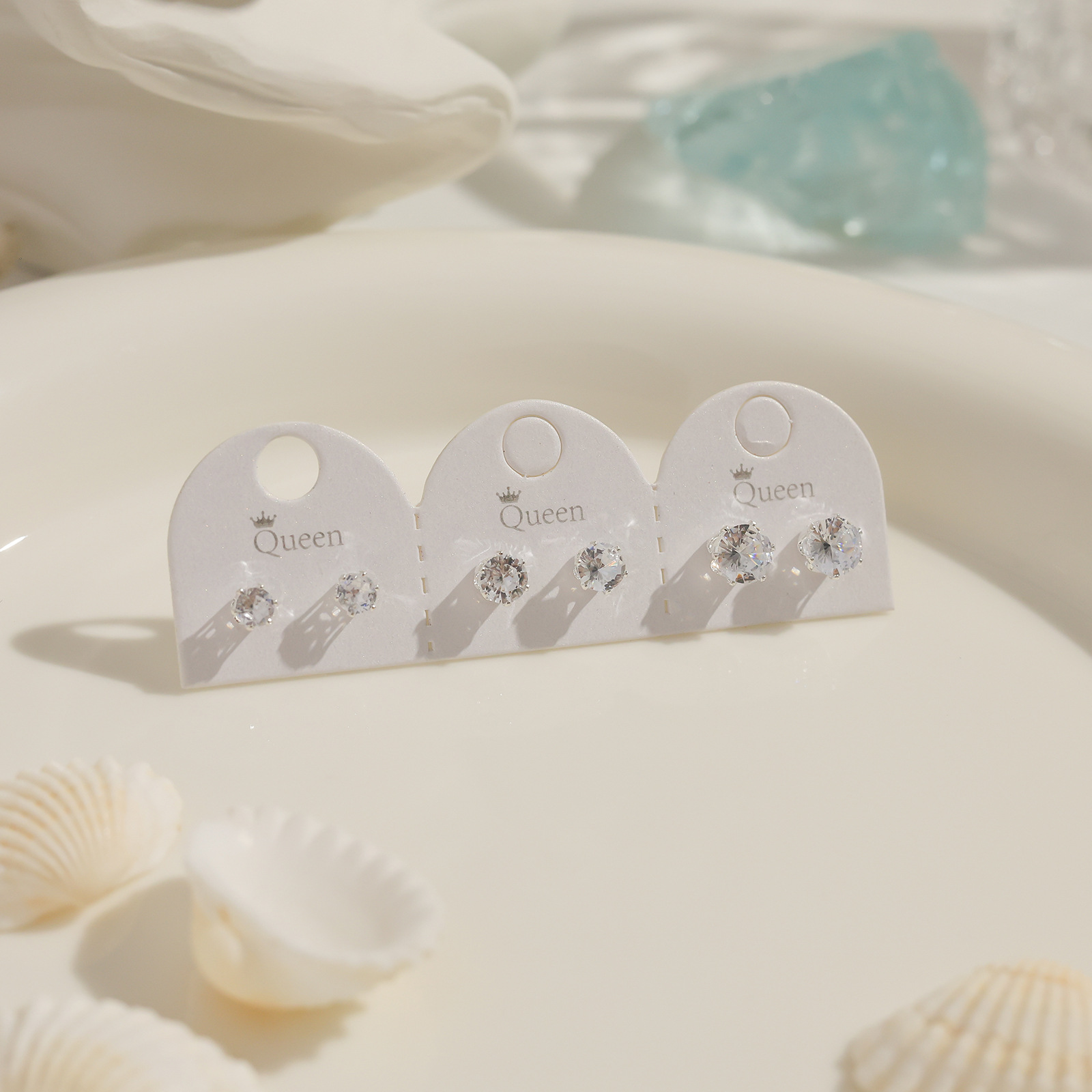 Juego de pendientes de aguja plateados, sencillos y compactos para mujer, pendientes geométricos en forma de corazón, bonitos, dulces y versátiles, venta al por mayor para puestos de mercado