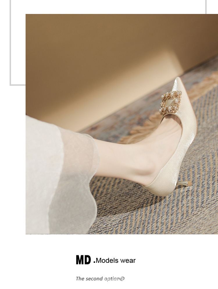 Giày cưới cao gót satin đỏ rượu khóa vuông ngọc trai — Màu đỏ rượu chi tiết 13