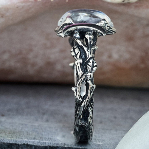 Cross-border Wish Moonstone Bohemian Retro Crescent Ring for Women, European and American Simple Engagement Ring, Cool and Unique Jewelry