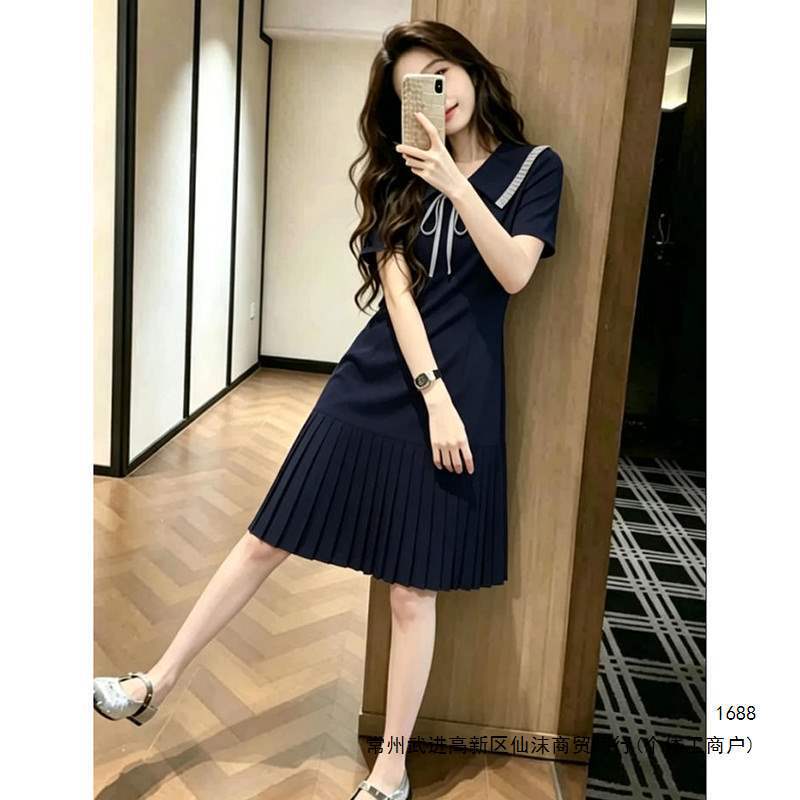 Summer youthful college-style everyday navy blue dress for women, slimming and figure-flattering, pleated midi-length dress with sheer fabric Summer youthful college-style everyday navy blue dress for women, slimming and figure-flattering, pleated midi-length dress with sheer fabric