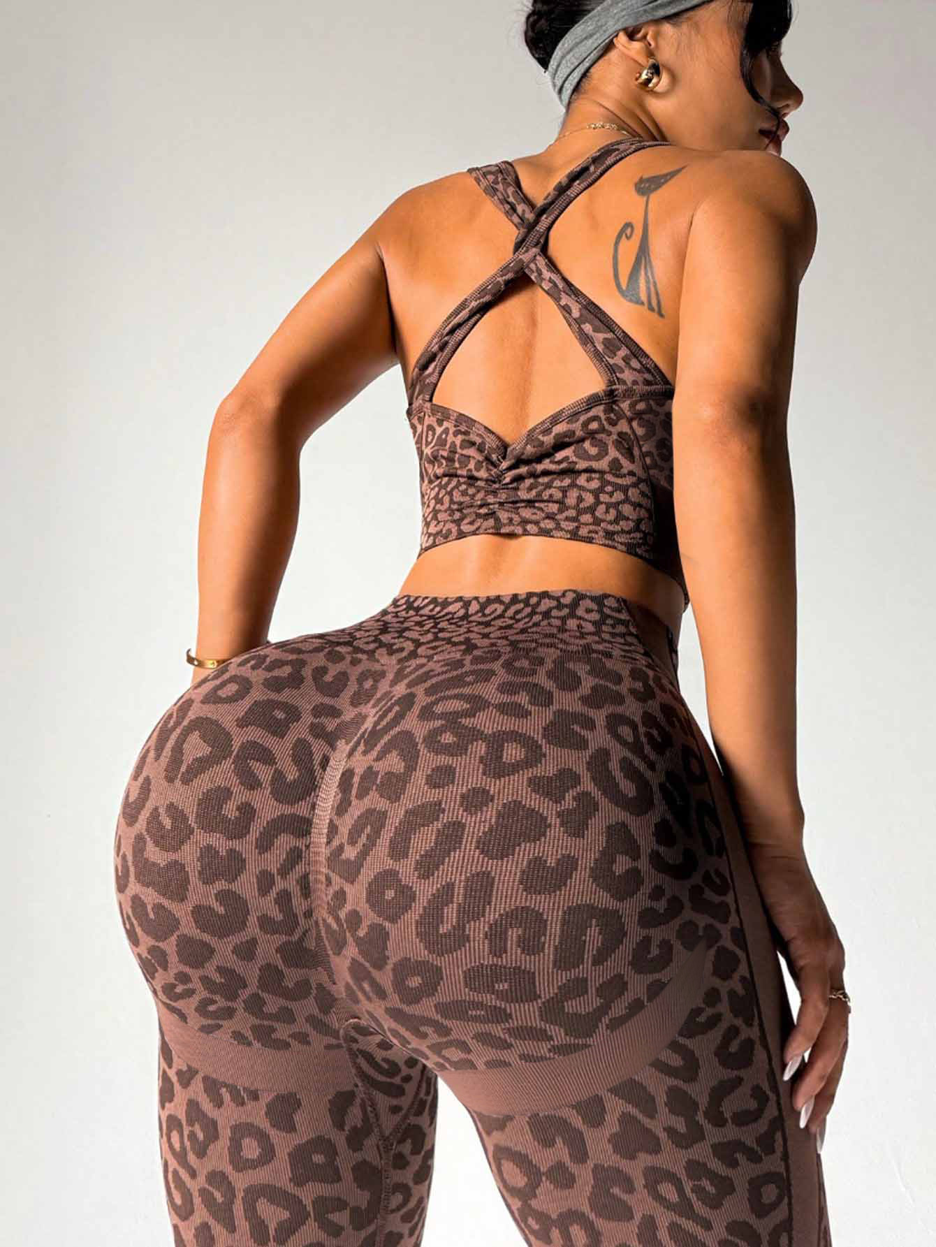 Sömlöst yoga set med leopardmönster träningskläder för damer_voghion.com