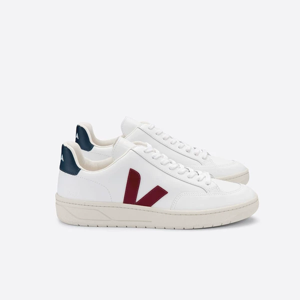 Deep Blue Tail Red V V