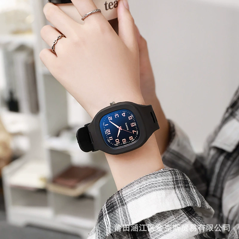 Square quartz watch, unisex, simple elegant design, silicone strap, lightweight
