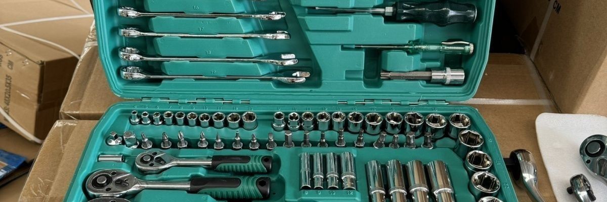 121-Piece Auto Repair Tool Set, Car Maintenance Repair Kit, Socket Set, Wrench Combination, Car Repair Wholesale