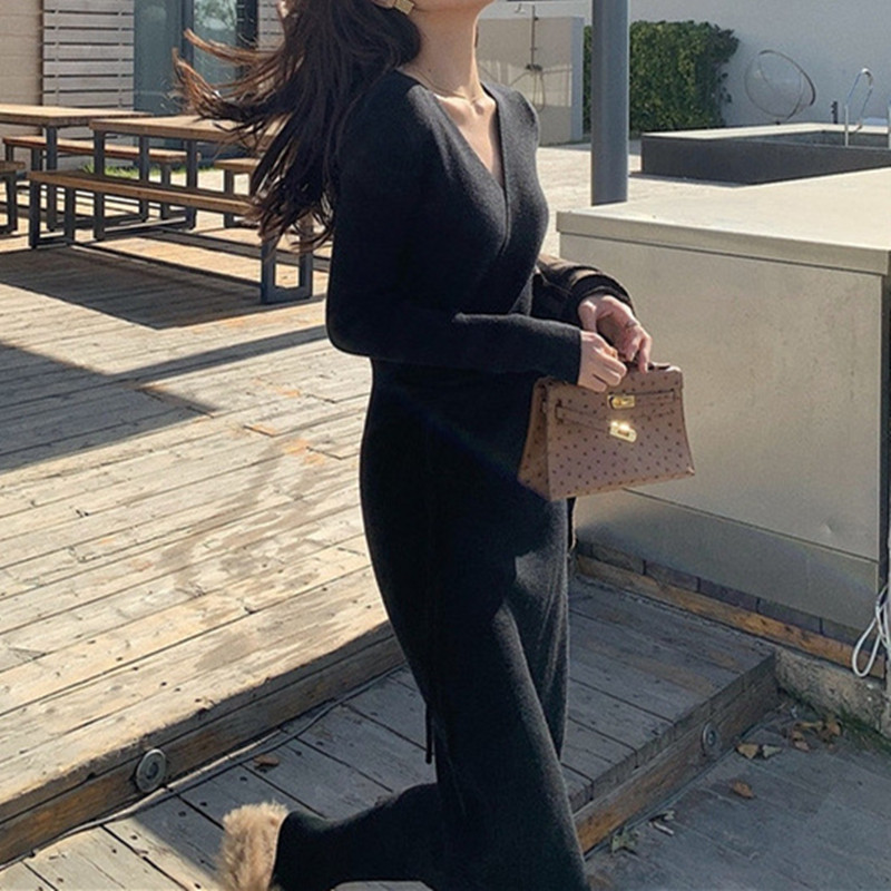 法式优雅设计感v领针织连衣裙女装秋冬新款修身显瘦内搭毛衣长裙|undefined