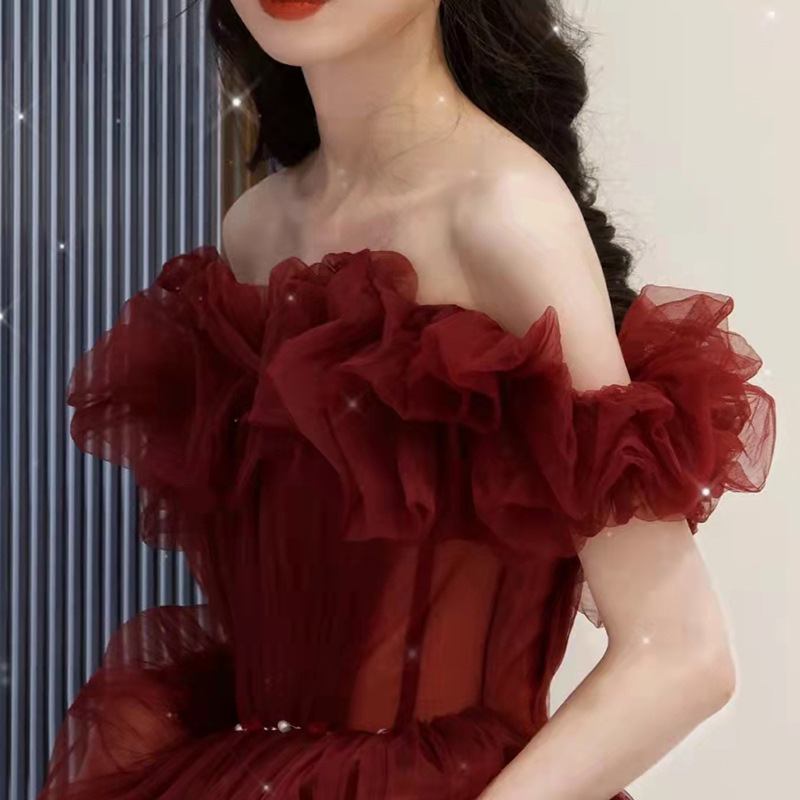 Vestido de noche rojo de verano 2026 de estilo diseñador para novias, con hombros descubiertos, de lujo ligero, talla grande transfronteriza para mujeres con curvas. image 5