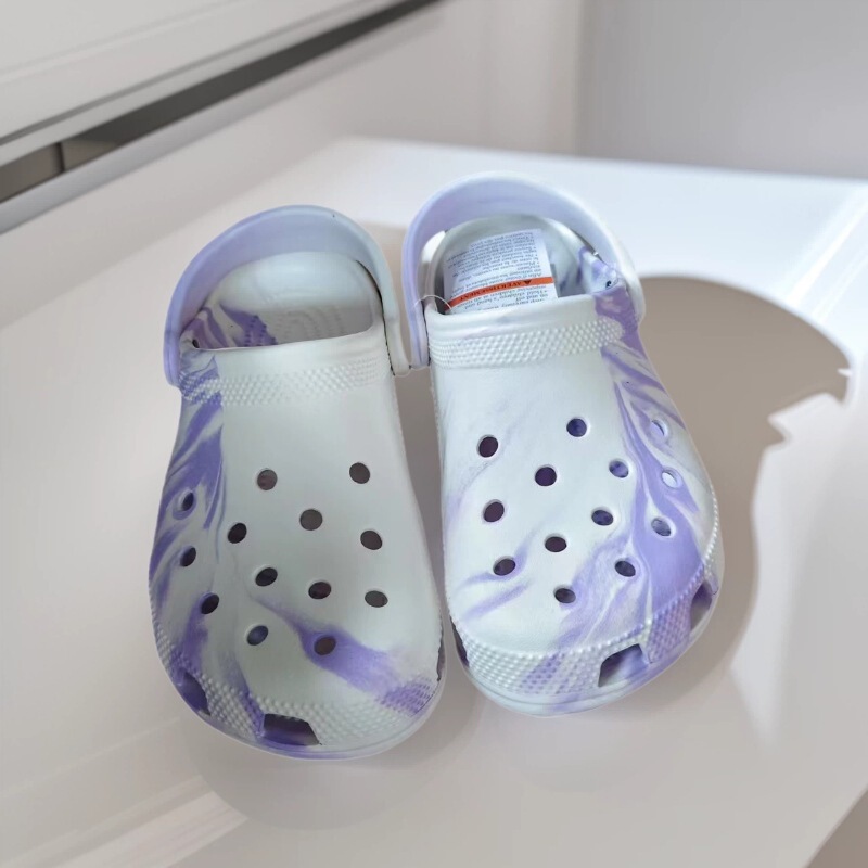 2026 New Marble-Patterned Star-Studded Clogs for Men and Women, Classic Non-Slip Beach Sandals Wholesale