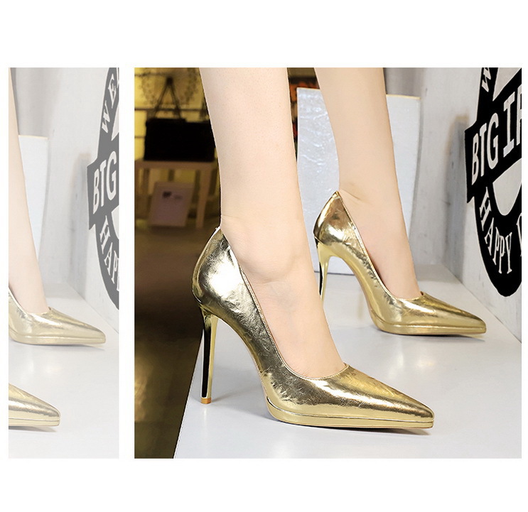 Vintage vízálló platformos magassarkú női, vékony sarkú, sekélyen szárt, hegyes, participő nőknek._voghion.com