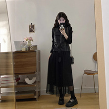 大码女装秋冬新款时尚皮马甲+收腰显瘦拼接网纱连衣裙两件套装