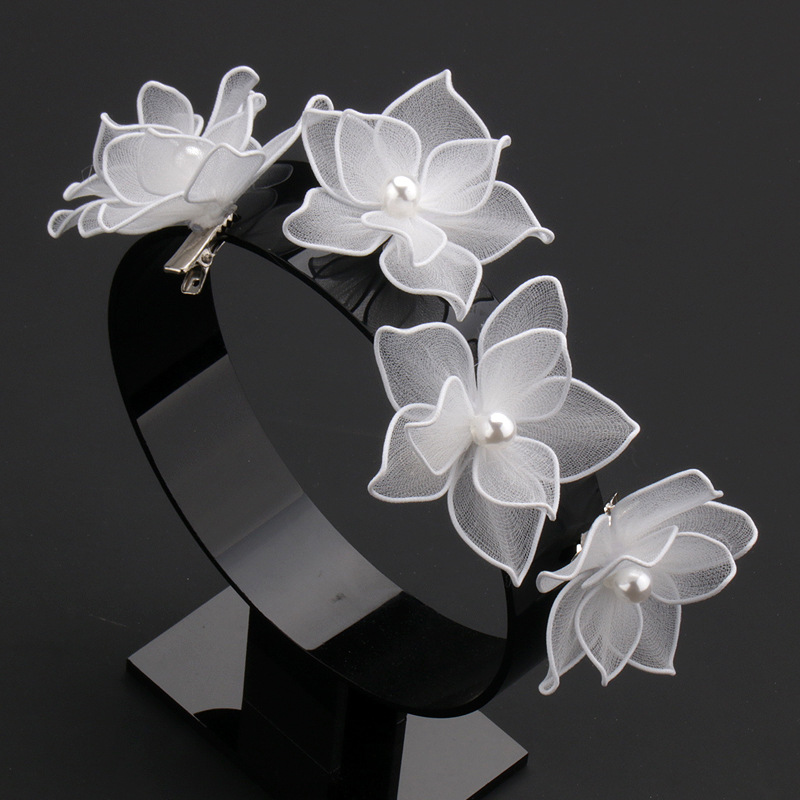 Nuevos productos calientes tela artesanal pura forma floral accesorios para el cabello de varias capas horquillas populares accesorios para el vestido de novia