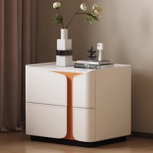 2025意式高级马鞍皮床头柜实木轻奢网红家用现代床边柜卧室储物柜