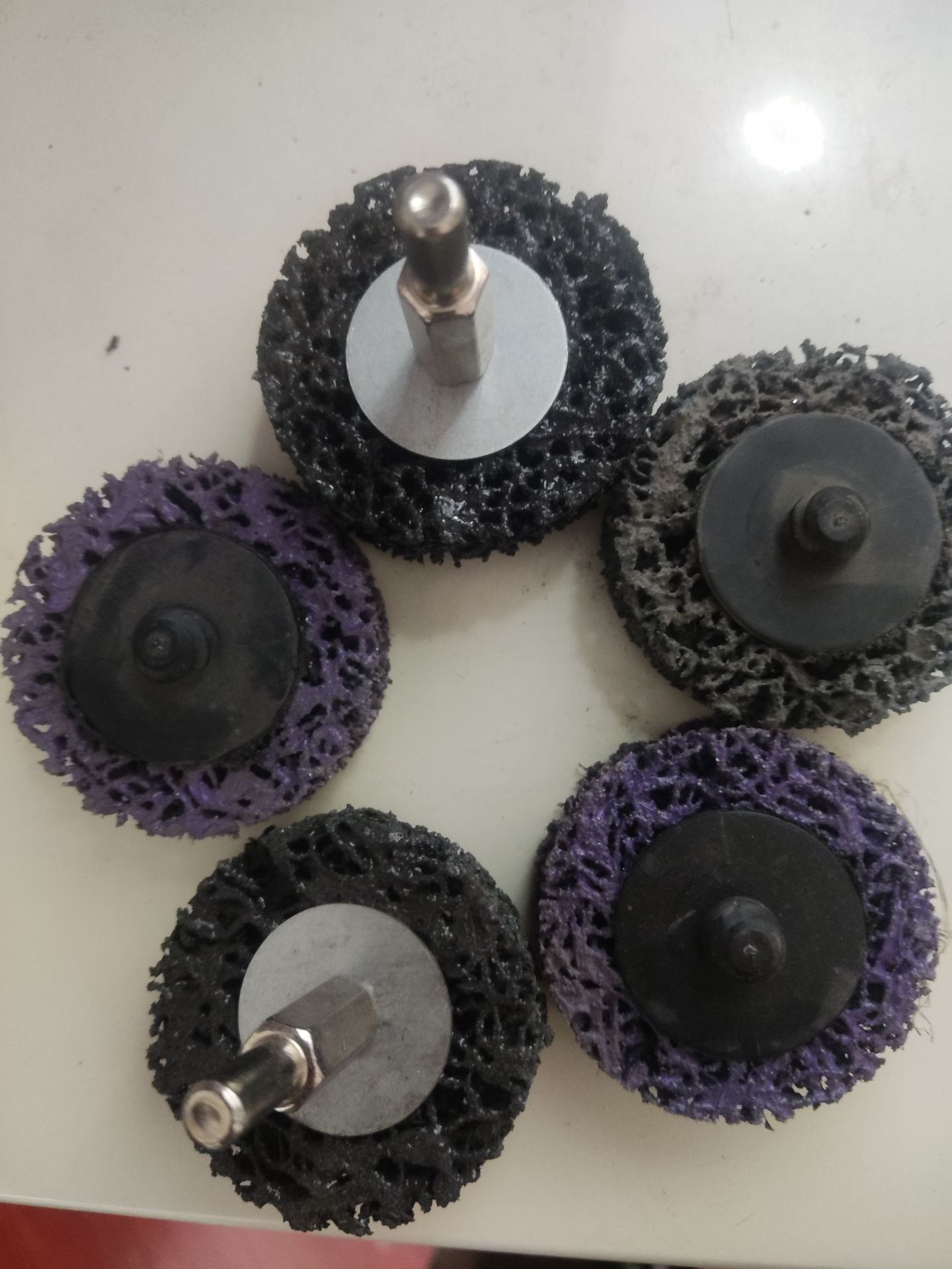 新款2寸转矩黑金刚砂碟蓝/紫金刚除锈拉丝带柄转聚磨碟磨片