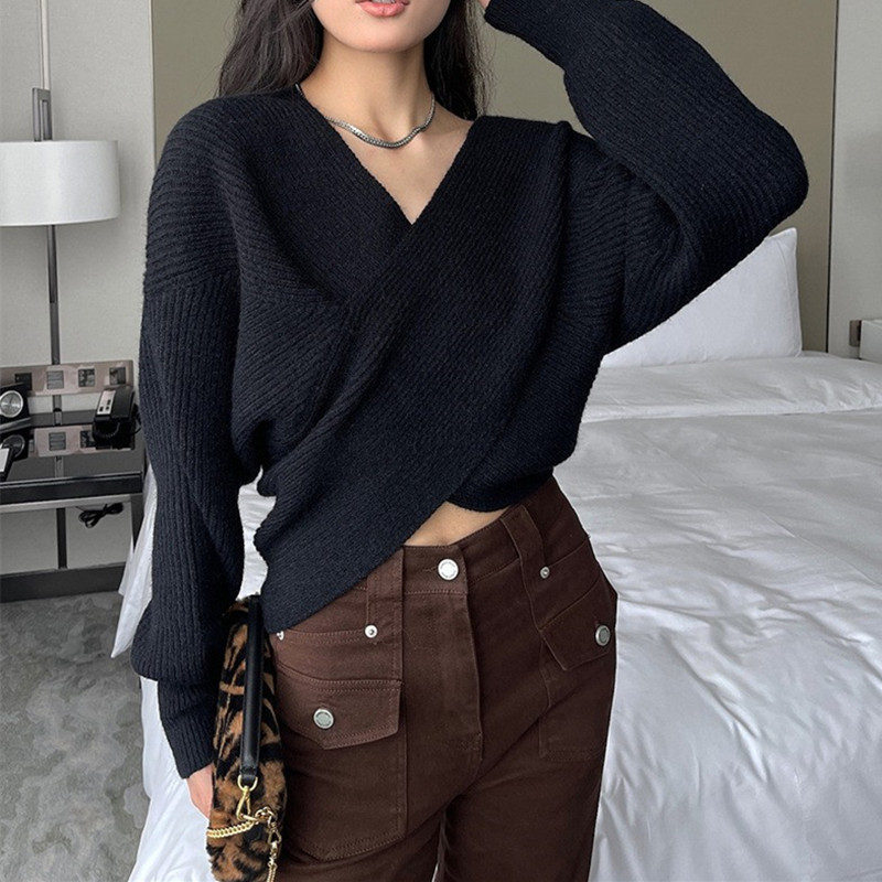 秋のvネックの底のニットの婦人服の秋冬の怠惰な風の上着のデザイン感は交差して不規則なセーターの潮があります。|undefined