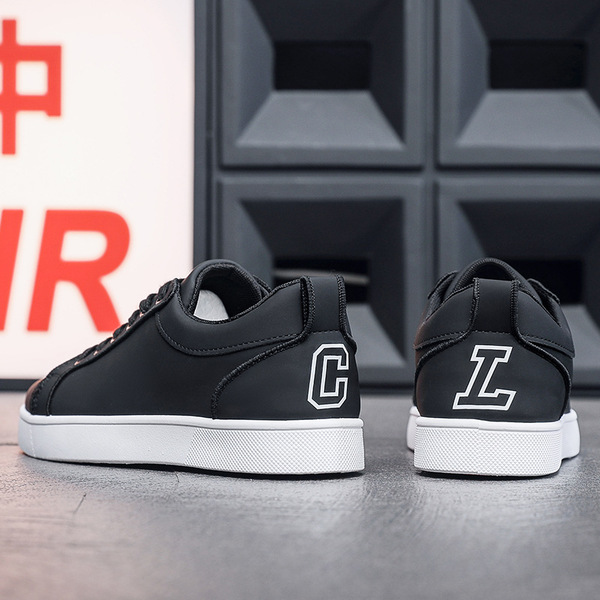 Breathable sneakers all-season