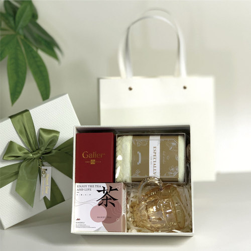 Small fresh gift box Dragon Boat Festival companion gift box Aromatherapy perfume empty box Mother's Day heaven and earth cover gift packaging box