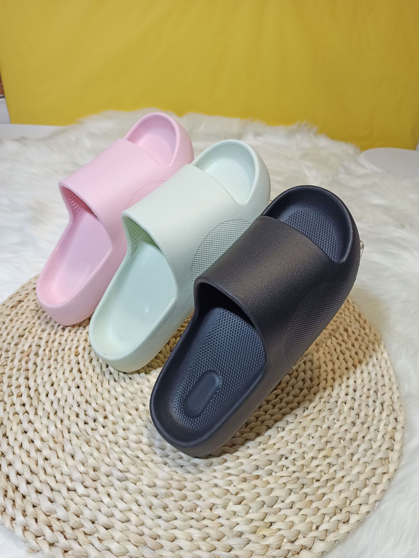 New Summer Couple EVA Home Anti slip Fashion Lightweight Trend Casual Thick Sole Feet Slippers_voghion.com