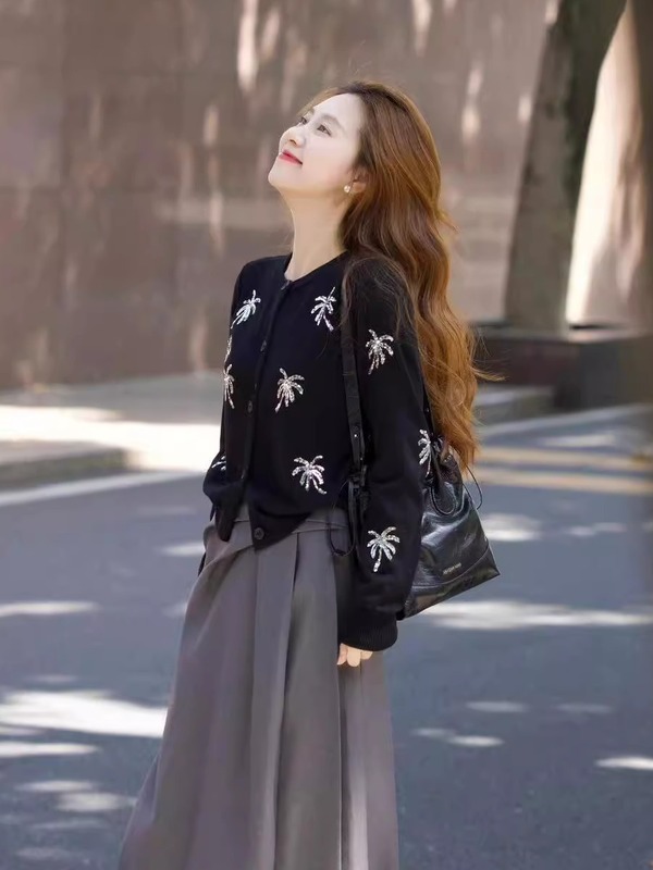 珠片绣花毛衣开衫外套女设计感气质复古百搭长袖针织衫上衣春秋|undefined