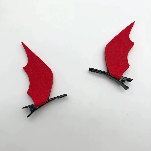 Red hairgrip for beloved