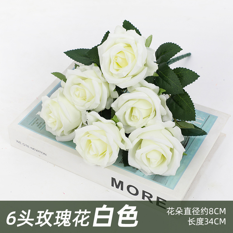 6 cabezas de rosas blancas