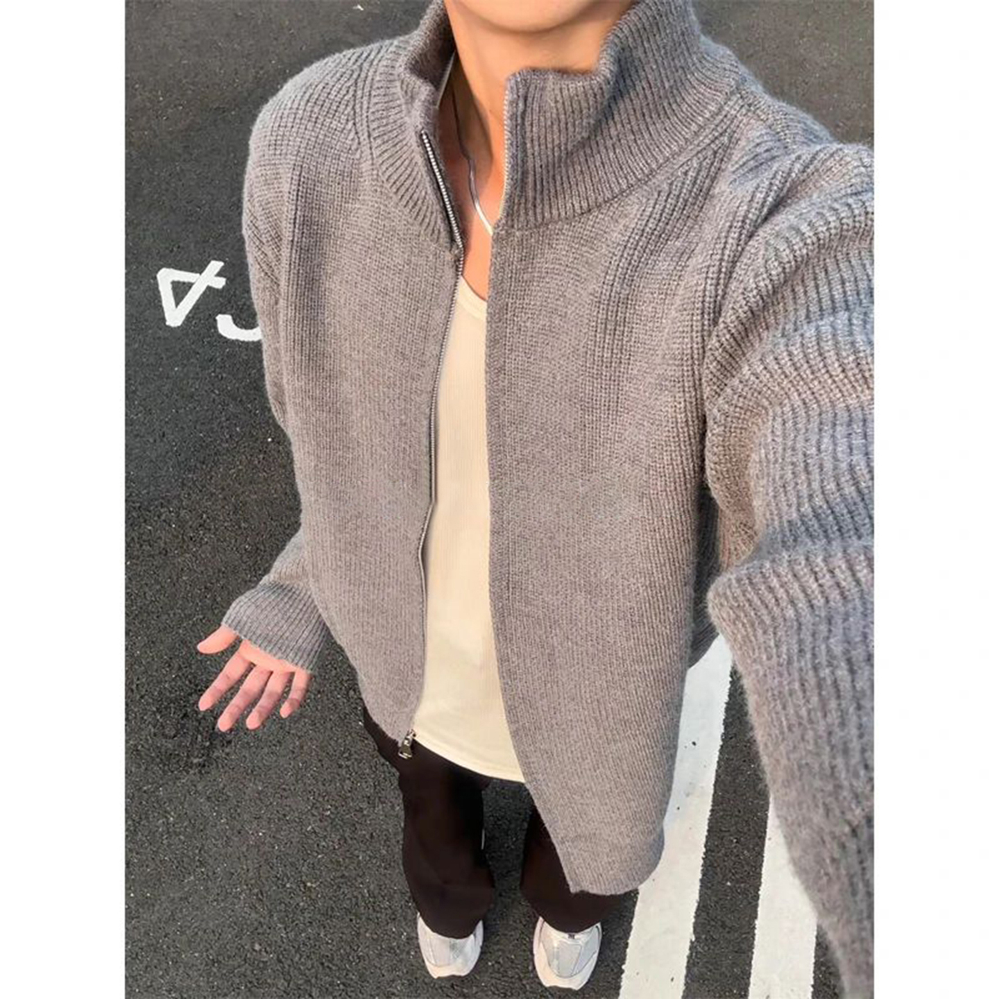 Explosiones transfronterizas de tamaño grande falso de dos piezas de camisetas de punto cardigan suéter de hombre chaqueta exterior de tendencia fábrica de negocios al por mayor